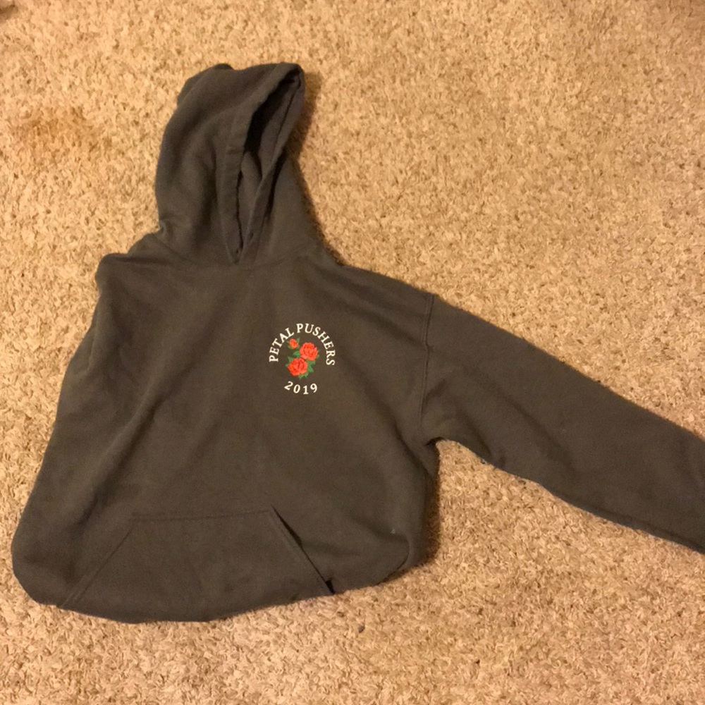 Grey sweatshirt